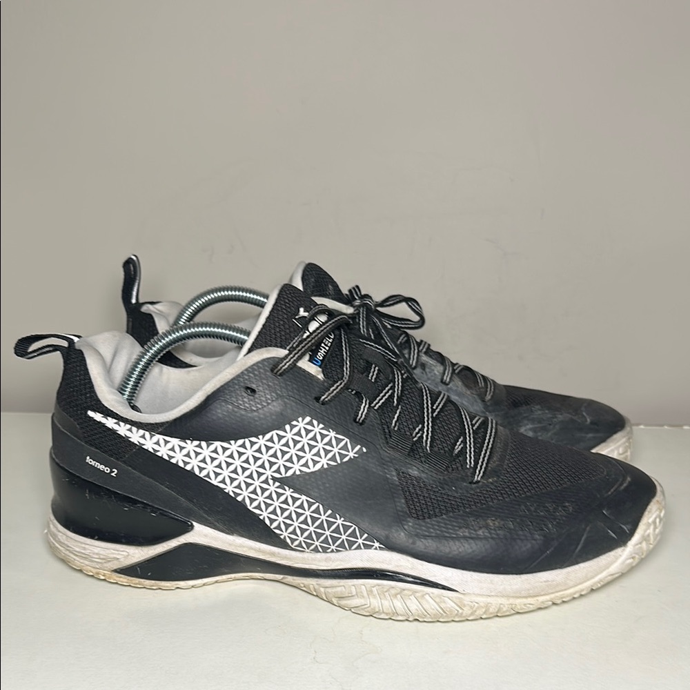 Diadora speed blu shield torneo 2 Black and White Athletic Sneakers
